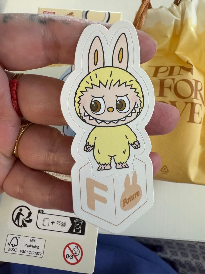 Labubu pin for love F