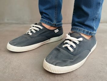 Basket en toile Taille 41-42 Victoria (bien portée couleur un peu passée)