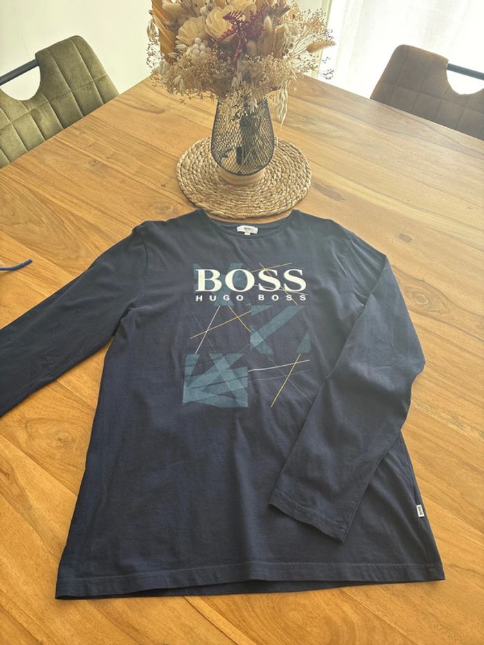 T-shirt Boss bleu marine 16 ans neuf