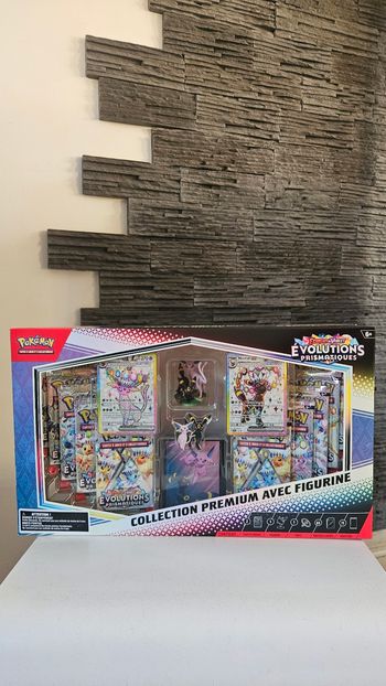 Coffret Collection Premium avec figurine Évolutions Prismatiques