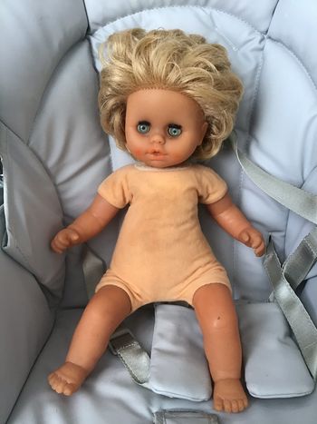 Poupée trentenaire corps souple 40 cms