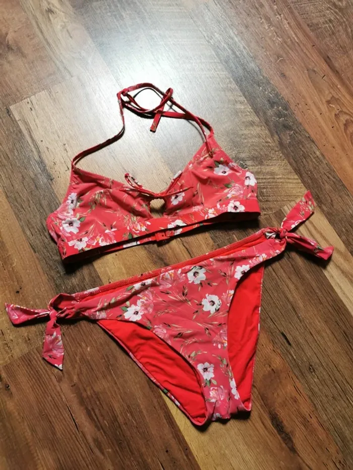 Bikini rouge floral Etam
