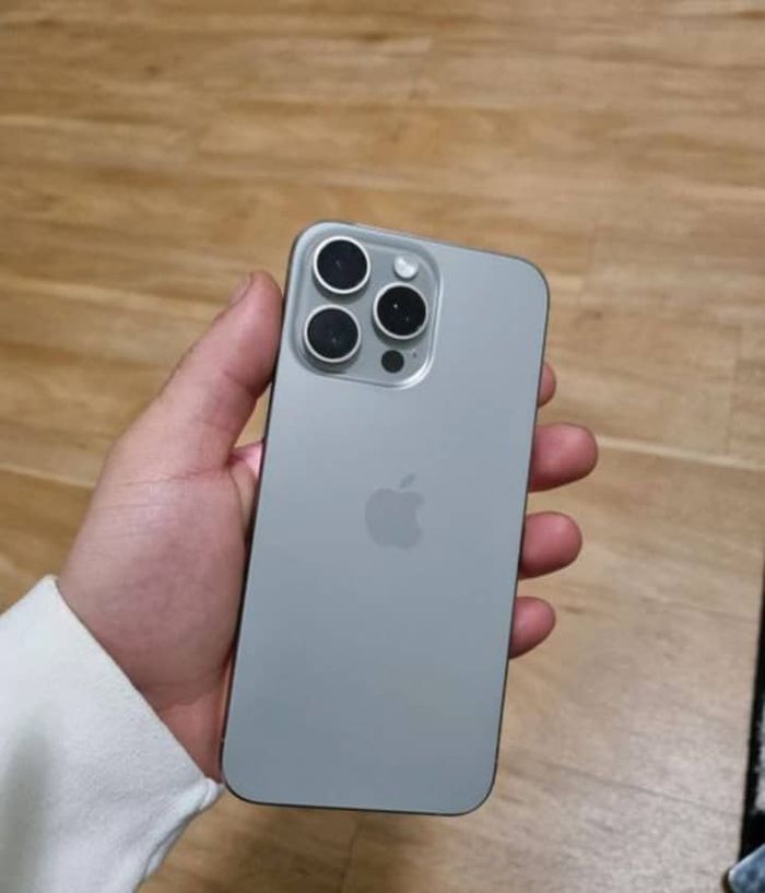 i.P.h.o.n.e 15 pro max - photo numéro 2