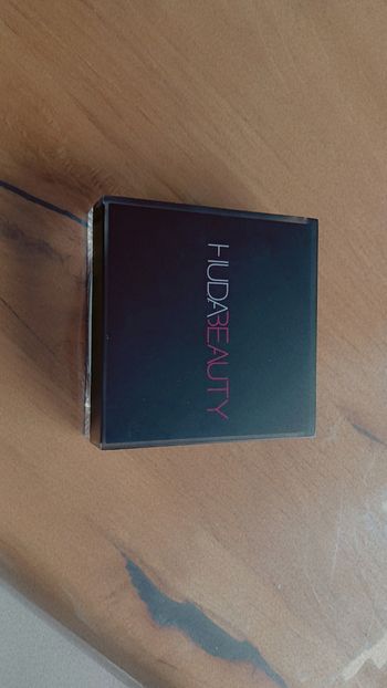 Bronzer huda beauty