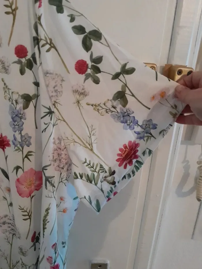 Haut blanc à thème floral, taille 7XL, manches courtes - photo numéro 3