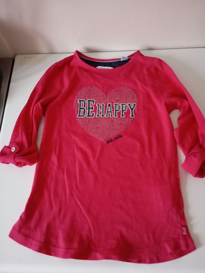 Tee-shirt manches longues..8 ans .Coton framboise ,marine avec sequins .. État neuf. - photo numéro 4