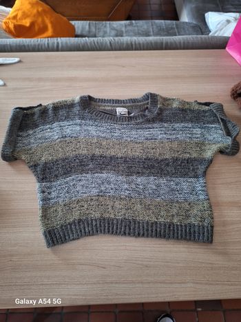 Petit pull sans manche