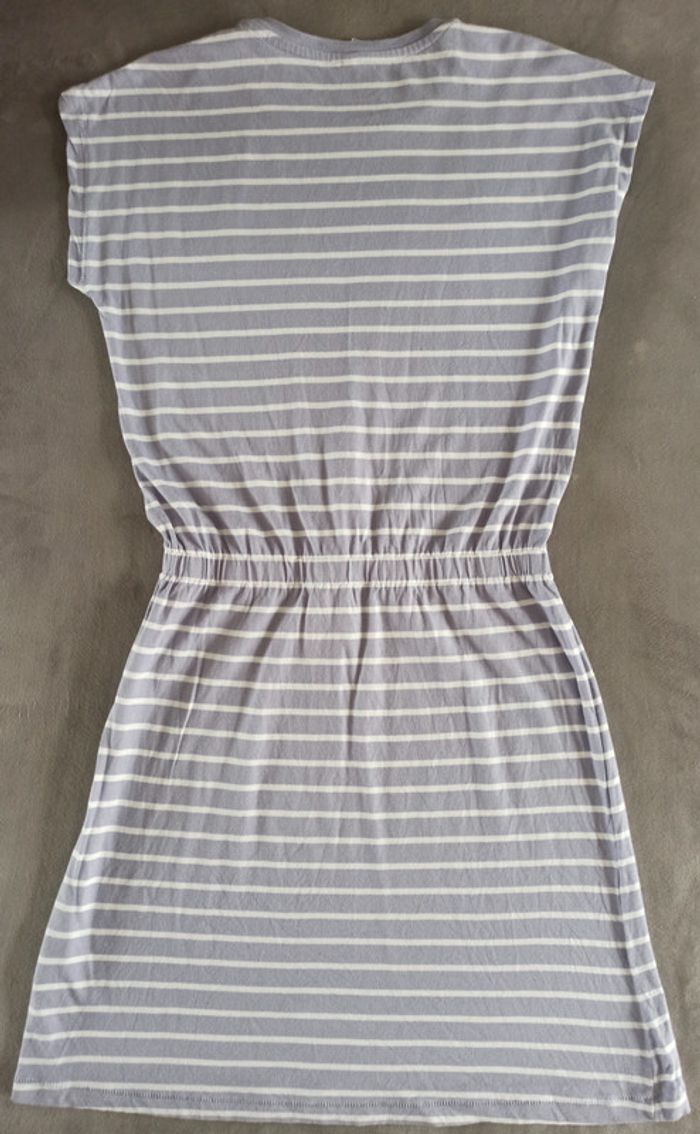 Robe de la marque Only, taille 14 ans, comme neuve, portée une seule fois - photo numéro 2