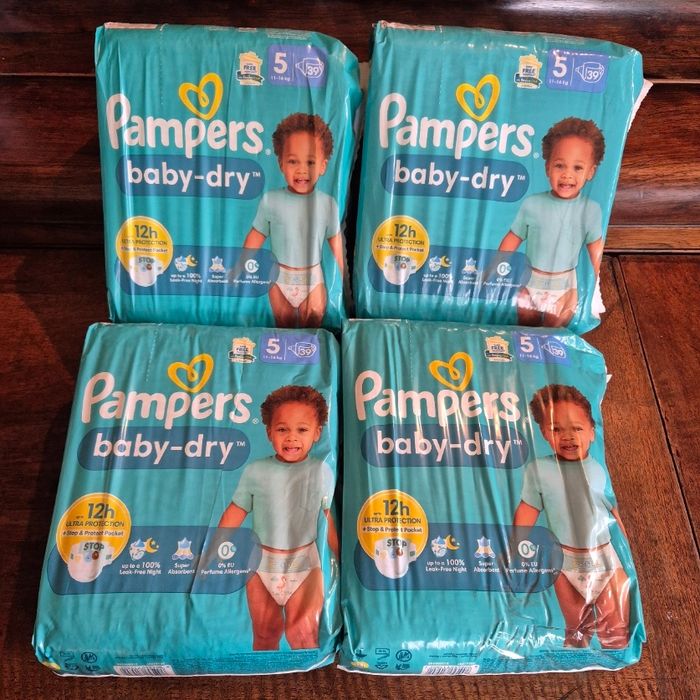 Couche taille 5 Pampers : 156 couches (4*39) - photo numéro 2