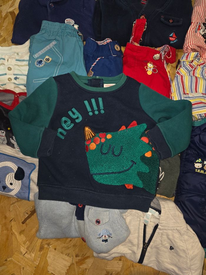 Lot de 15 vêtements garçon hiver printemps 18 mois - photo numéro 2