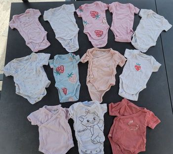 Bodies manches courtes 1 mois