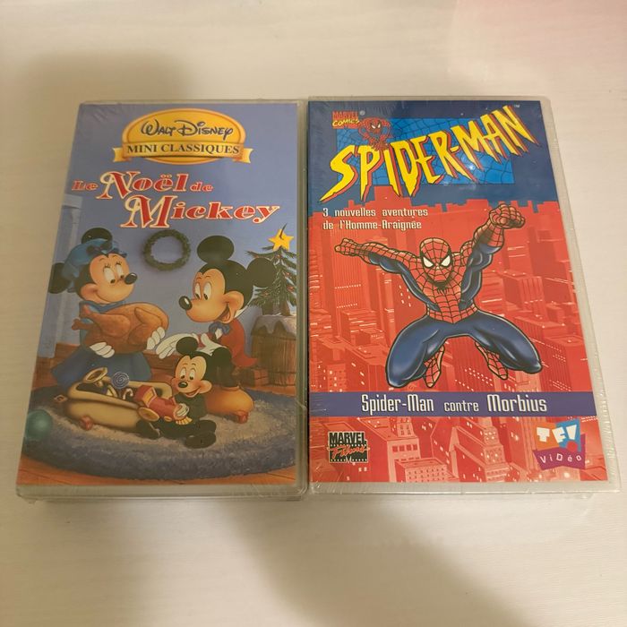 2 VHS sous blister: Le Noël de Mickey - Spiderman contre Morbius