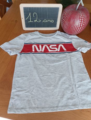 T-shirt taille 12 ans en très bon état