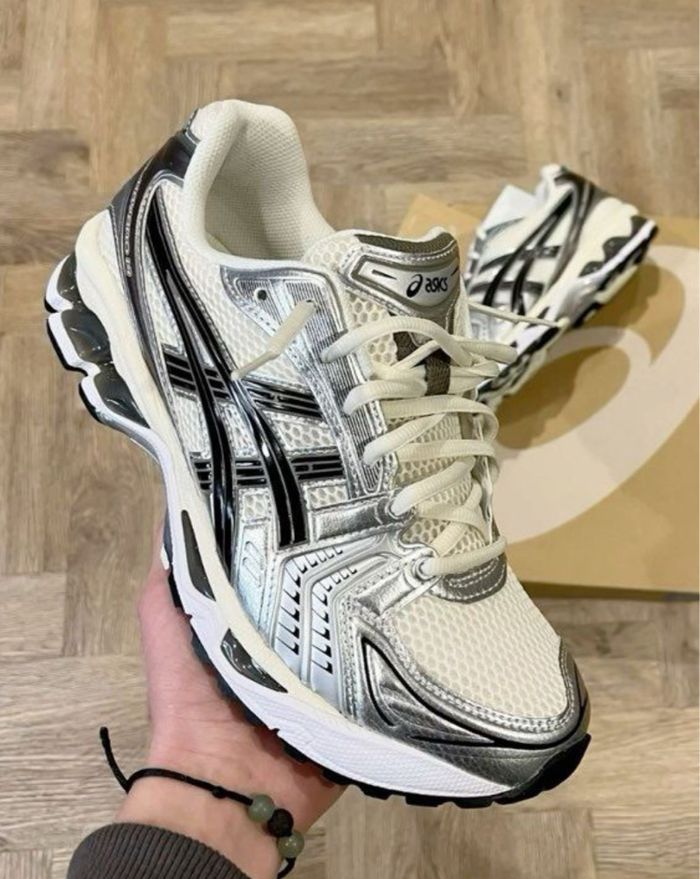 Asics plusieurs model
