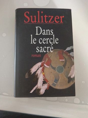 Roman "dans le cercle sacré" Sulitzer