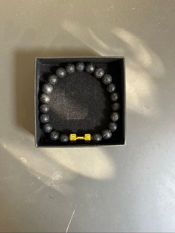 Bracelet noir altère