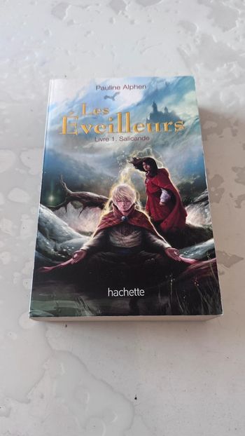 Roman Les Éveilleurs - Livre 1 : Salicande de Pauline Alphen - Excellent état