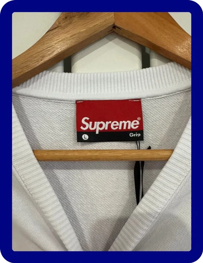Pull / sweat Supreme Blanc Taille L - photo numéro 4