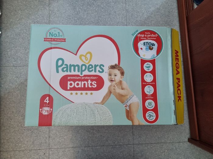 78 couches pampers pants T4