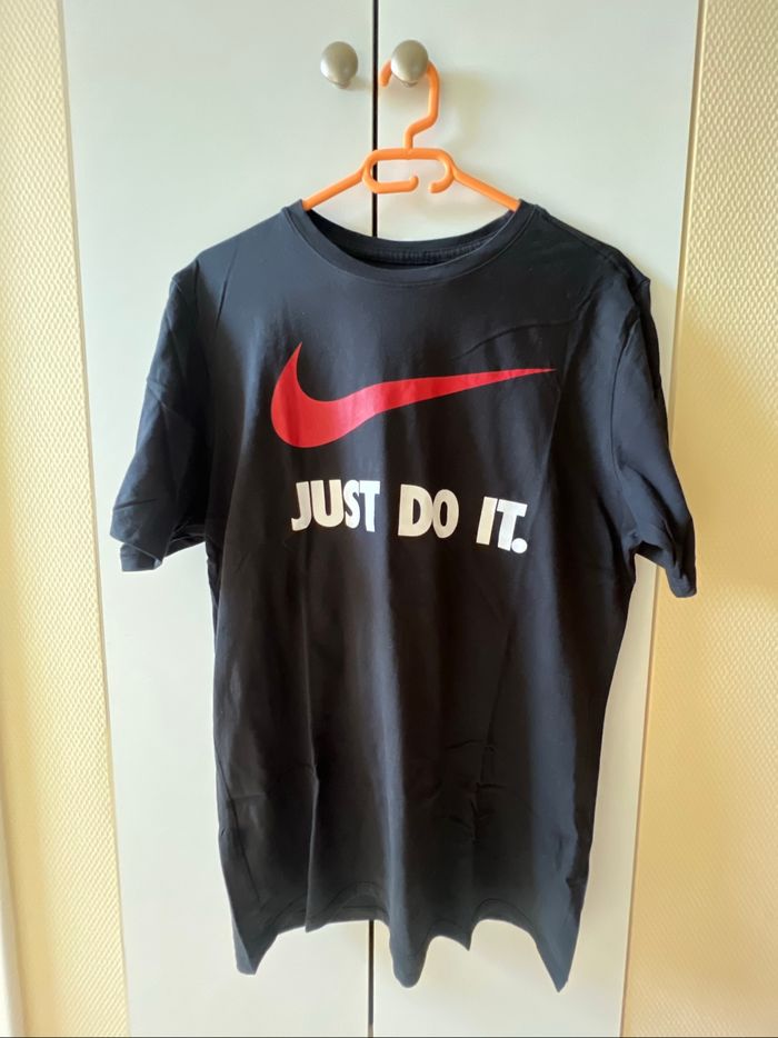 T-shirt NIKE