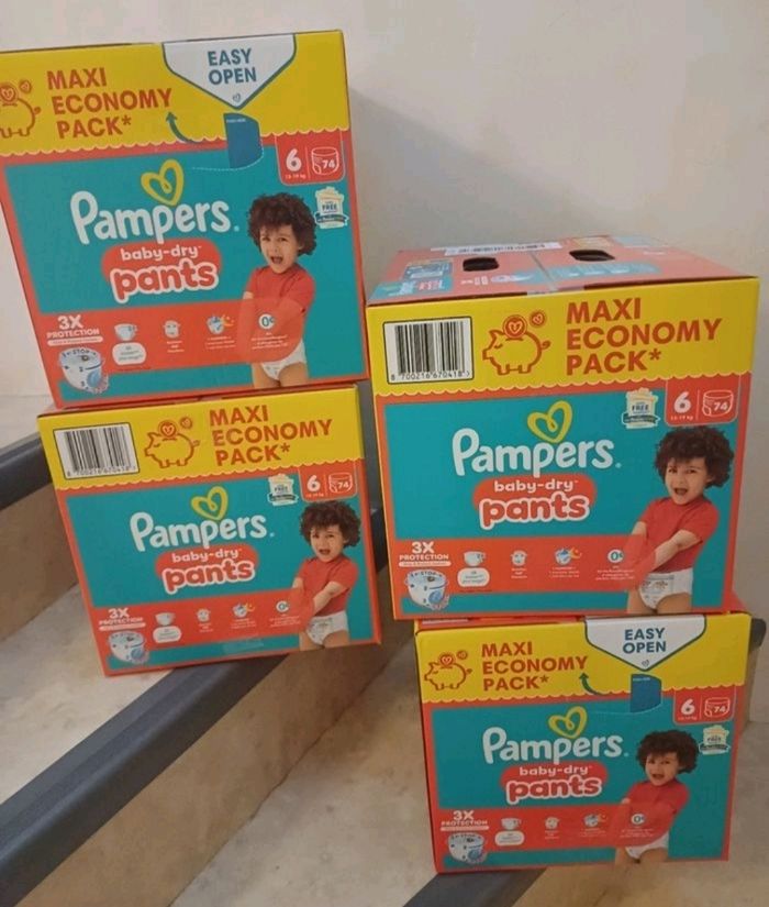 Lot 4 cartons Pampers pants taille 6