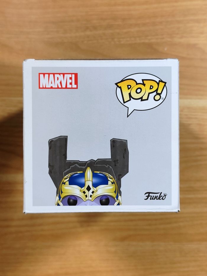 Funko Pop! Thanos With Throne 331 - Marvel Studios 10 Ans - Hot Topic EXCLU - photo numéro 5