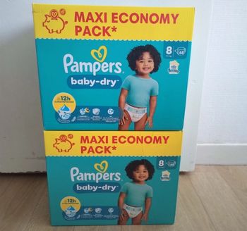 2 cartons de couches Pampers taille 8