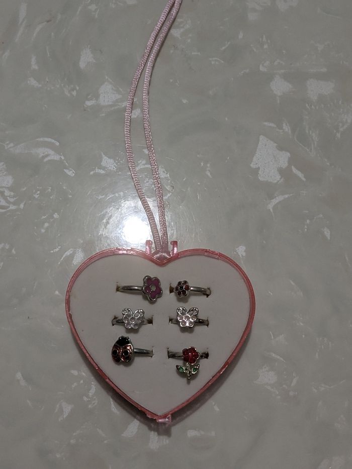 Coffret de 6  bagues pour fille. - photo numéro 4