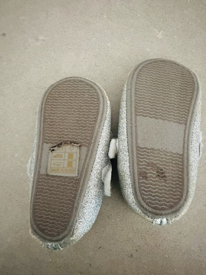 Paire de chaussures de princesse - photo numéro 4