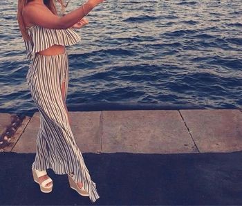 Tenue crop top jupe short