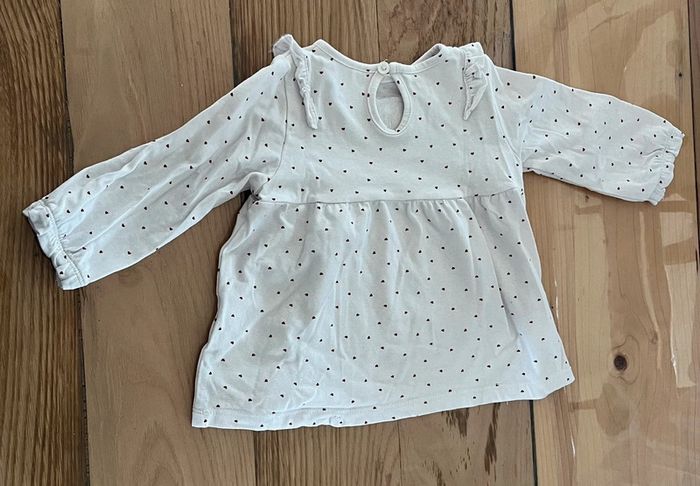 Haut manches longues fille 3 mois – Orchestra – Motifs cœurs - photo numéro 2