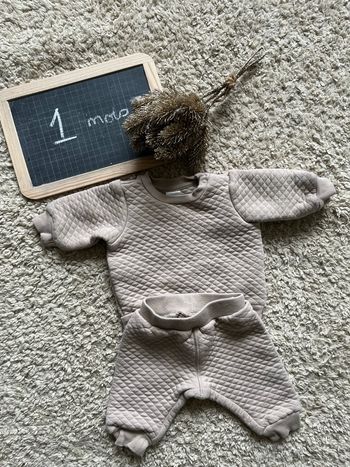 Ensemble beige matelassés 1 mois