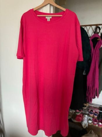 Robe t shirt fuchsia taille 48 