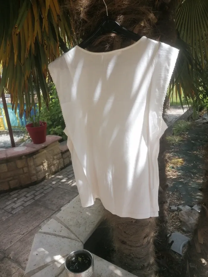 Top avec broderie - photo numéro 3