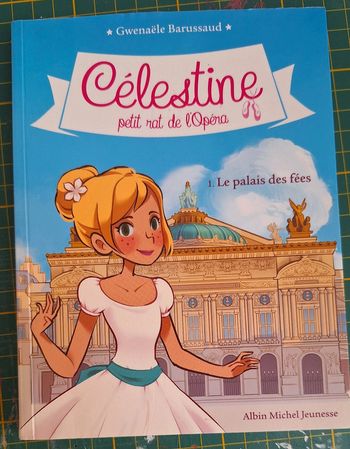 Livre "célestine le palais des fées" en très bon état