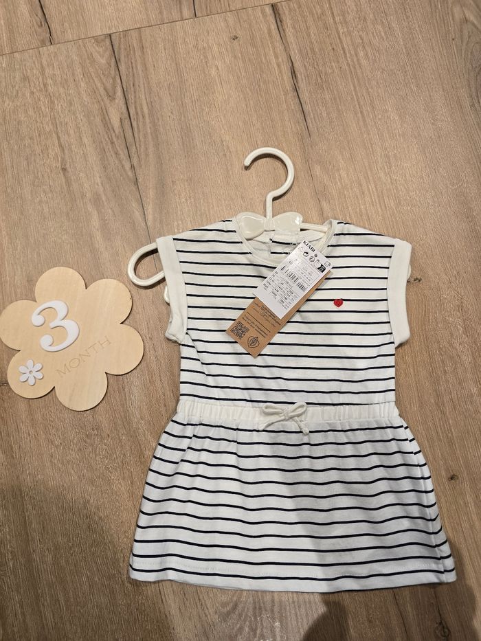 Robe bébé neuve - photo numéro 1