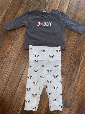 Legging H&M et T-shirt sans marque 1 mois