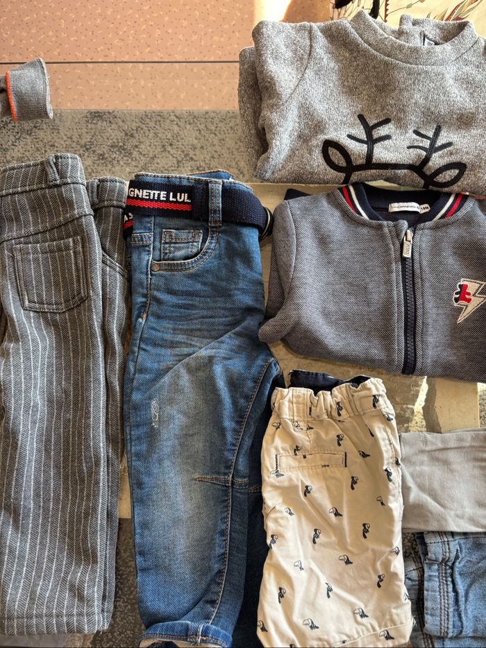 Lot pantalons / pulls 18 mois - photo numéro 3