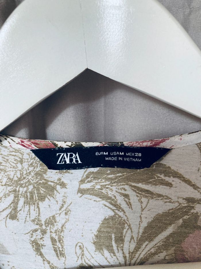 Jolie blouse boutonnée Zara fleurie M col V - photo numéro 4