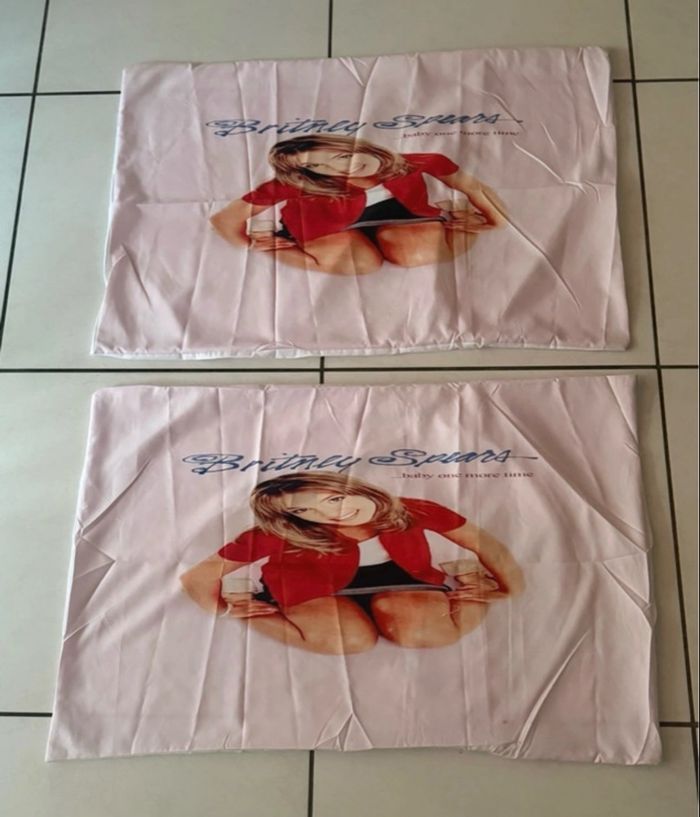 Housse de couette + 2 Taies d’oreiller Britney Spears - photo numéro 3
