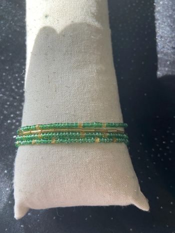 Bracelets verts dorés
