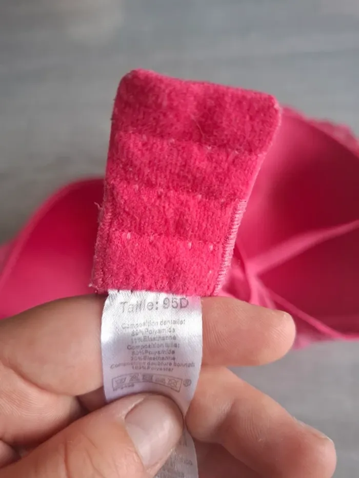 Soutien gorge 95 D - photo numéro 4
