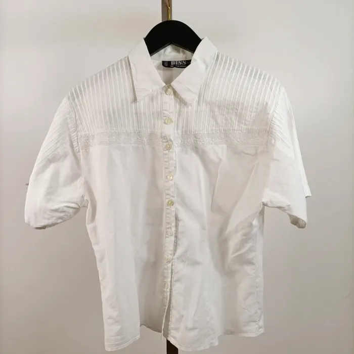 Chemise blanche manches courtes à plis nervurés BISS by Caroline, taille 38 vintage A821