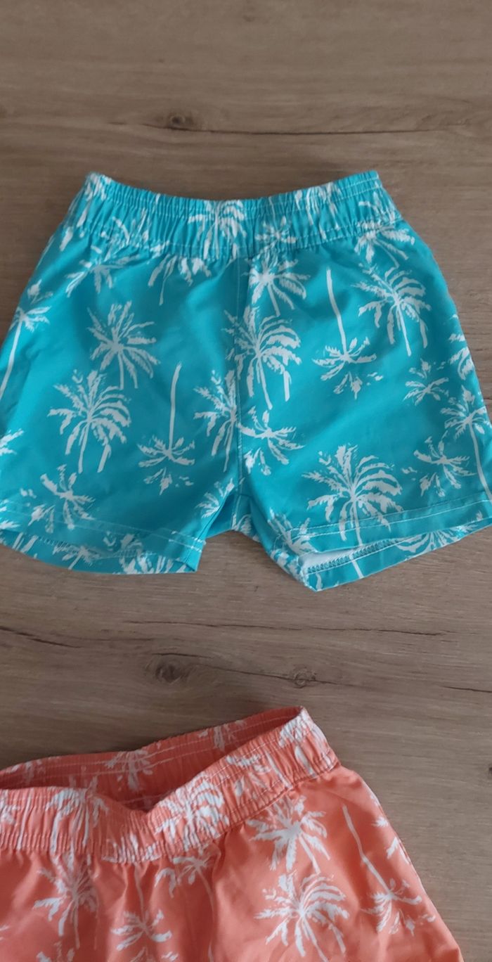 2 shorts de bain neuf - photo numéro 2