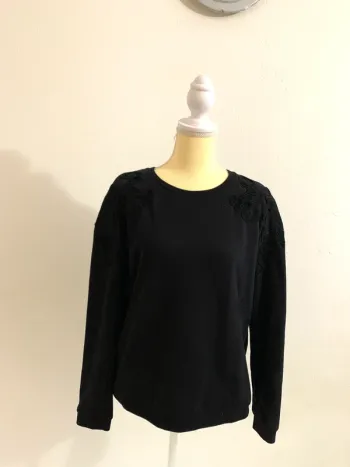 Pull noir à détails brodés Yessica – Taille S