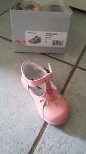 chaussures en cuir minibel neuves