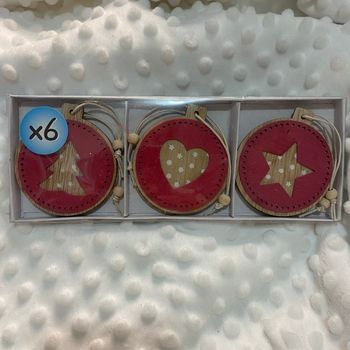 Lot de 6 décorations bois rouge – formes cœur, étoile et sapin