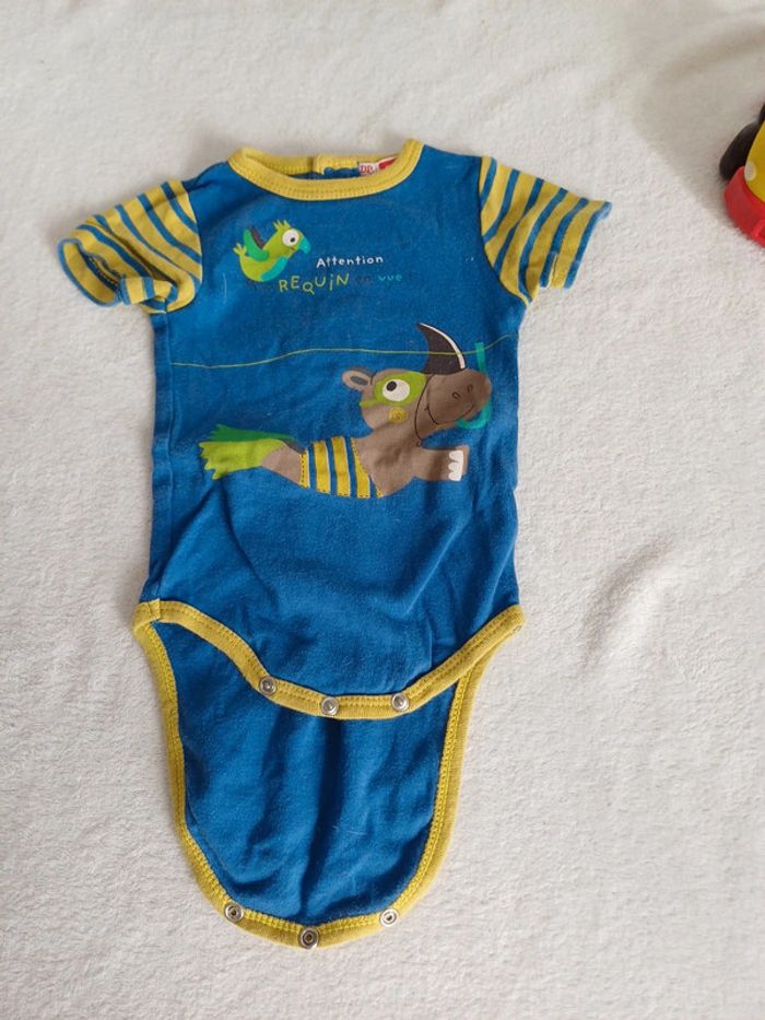 Body bleu et jaune 6 mois dpam