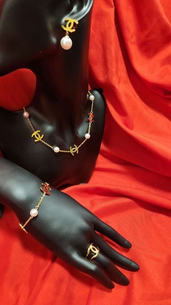 Parure mixte doré et pierre blanche