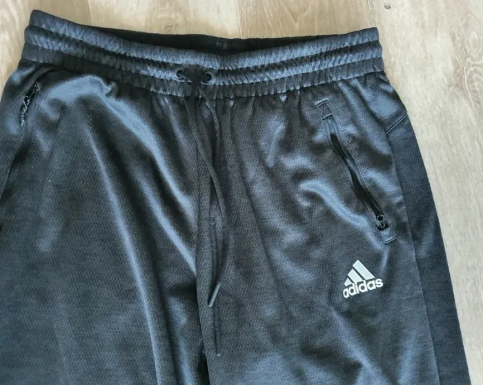 Pontalon de sport Adidas taille L jambes larges - photo numéro 2
